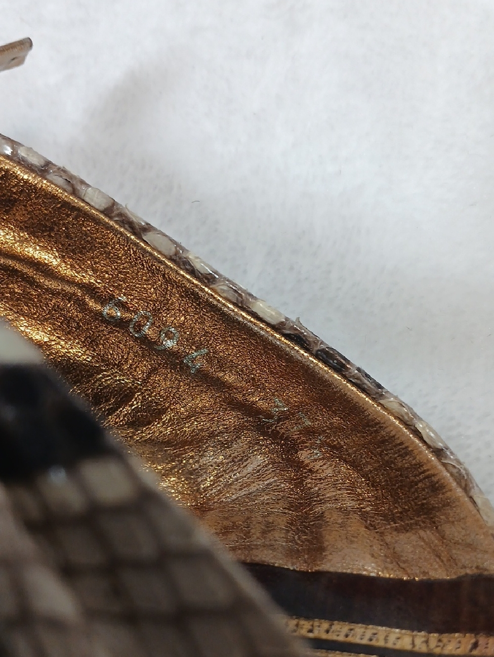 Prada Women’s Snake-Embossed Gold Accent Thong Sandals Sz 37.5 - Picture 6 of 9